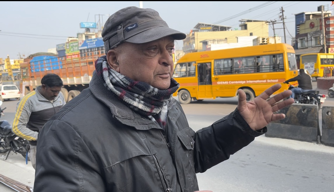 The arrangement of traffic lights in the district is patchy, broken, crooked and many intersections without lights, announcements are being made to reduce accidents.